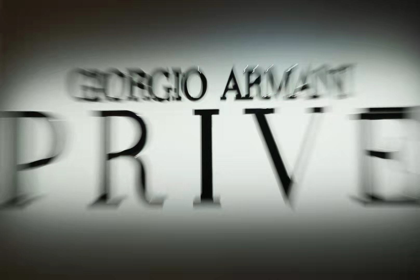 Giorgio Armani Priv&eacute;高级定制2021秋冬系列时装秀