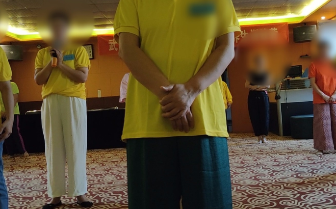 武汉原始点基地内，学员们被要求早起诵读《弟子规》。 新京报记者刘瑞明 摄