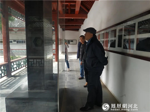 图6：参观“张裕钊和宫岛大八师生纪念碑”