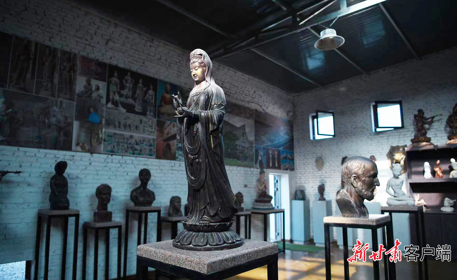 带着“飞天”梦，他打造了敦煌莫高里工匠村