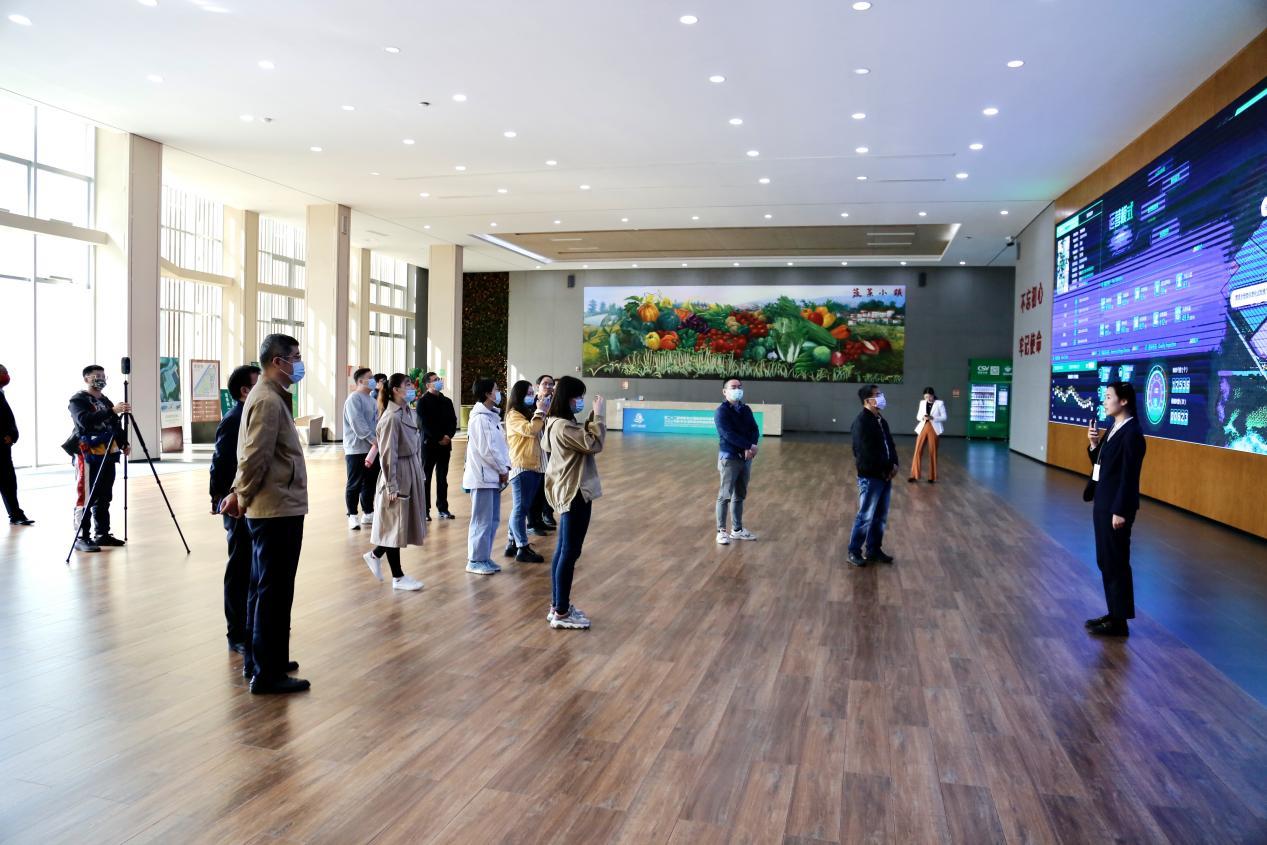 走进台资企业山东爱维德生物科技有限公司台港澳记者走进济南药谷产