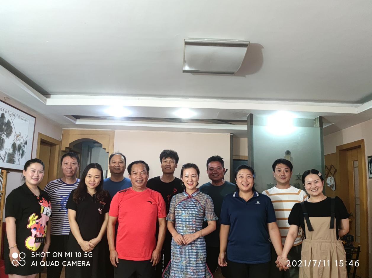 黄河艺术团艺术家合影