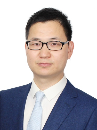 刘渊,33岁,一直致力于研究新型微电子的加工工艺,实现了更小尺寸的