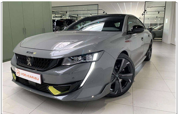 作为原版车型,海外标致508 pse自然有着更加符合欧洲人口味的设计