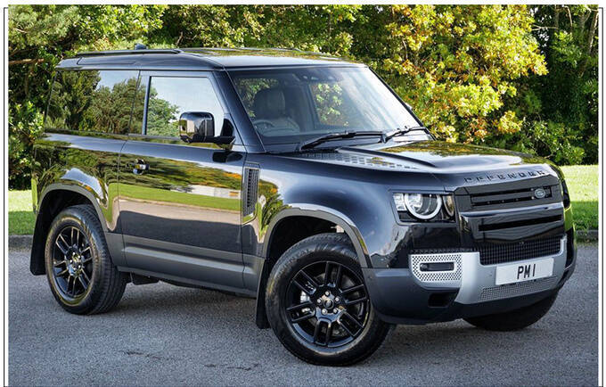 硬派造型气势不输奔驰g级路虎全新卫士90实拍短轴车身更精致