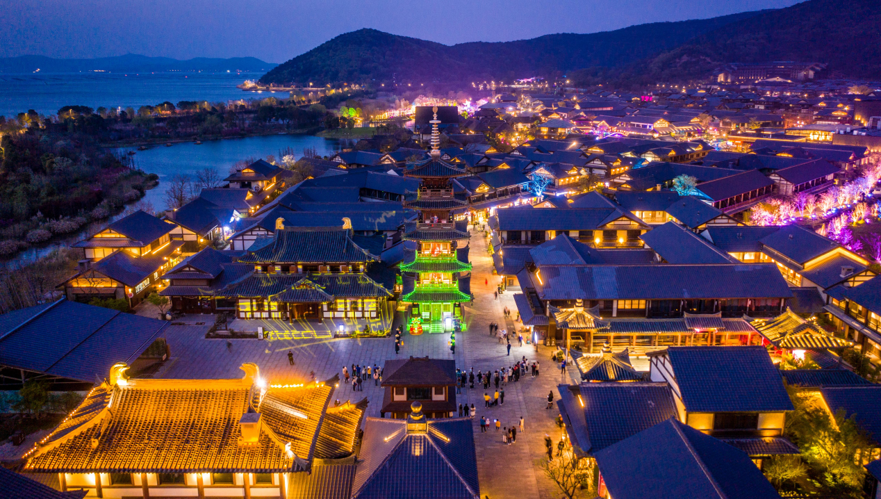 夜经济热潮来袭拈花湾文旅两大力作入选国家级榜单