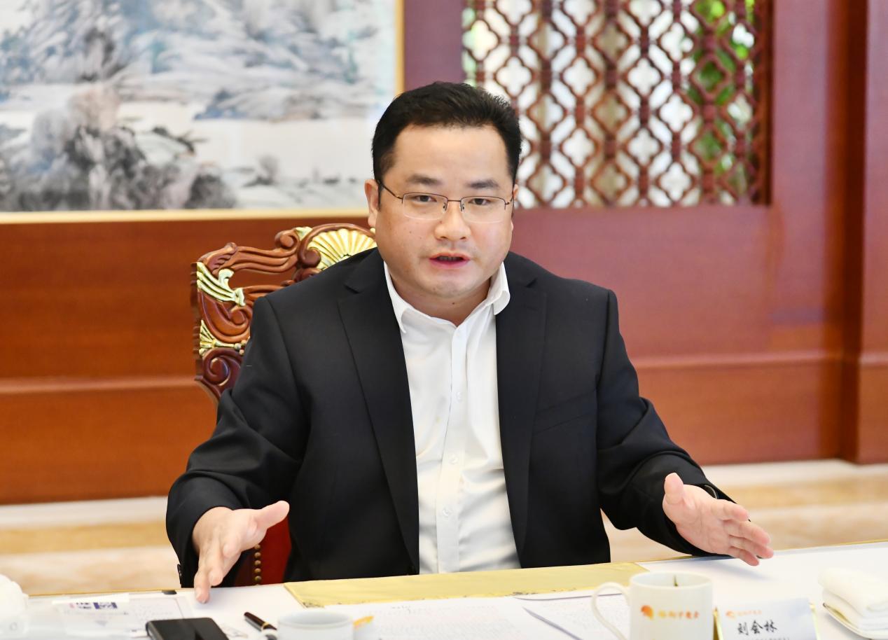 培养高技能人才助力最美夕阳红芜湖医药卫生学校领导刘会林应邀参加第