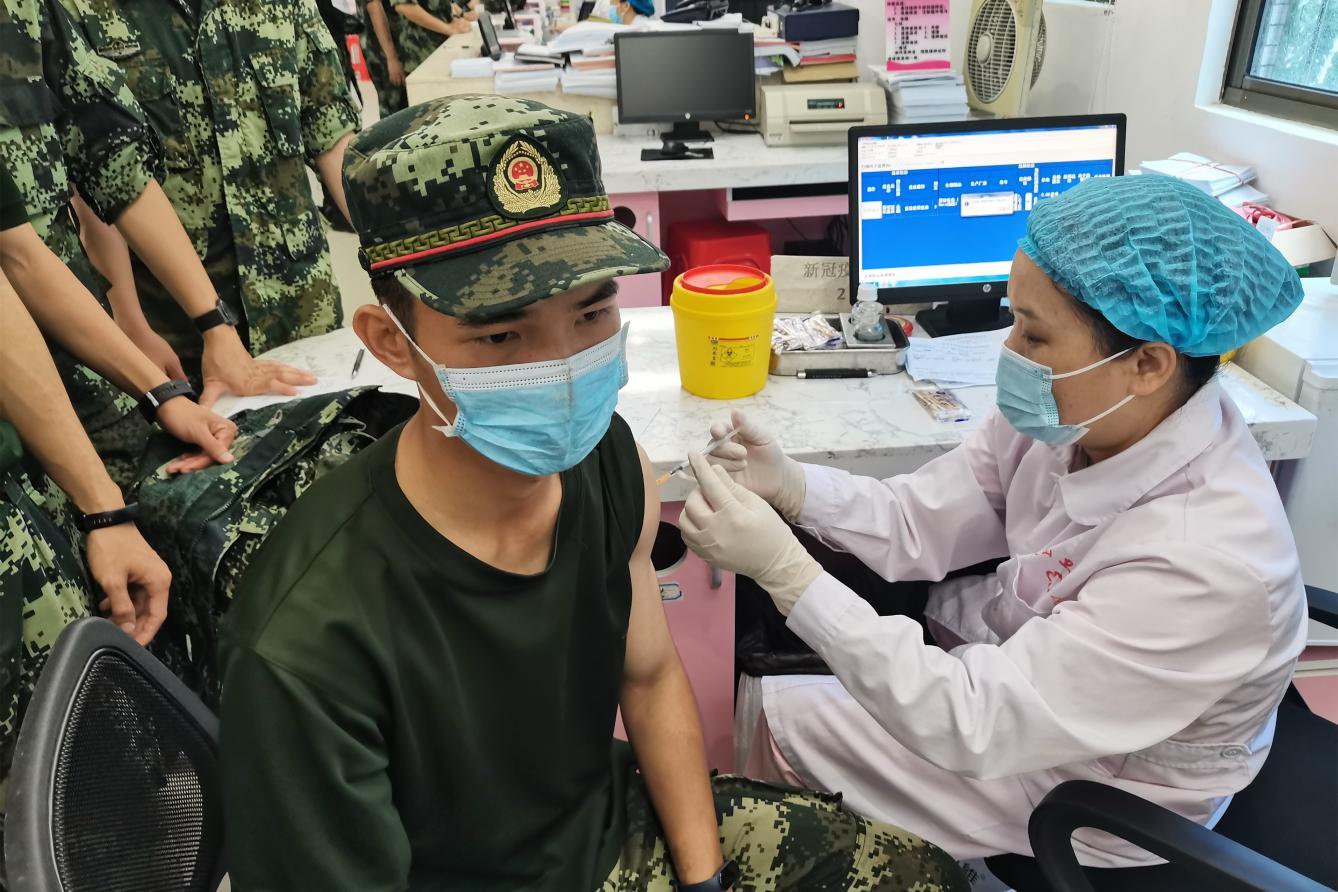 用心用情为兵服务海口美兰区灵山镇预防接种中心为武