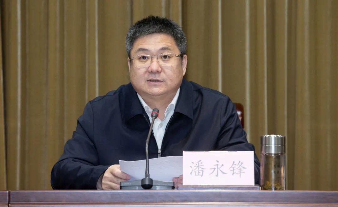 区委书记吴炳芳讲话昨天下午,吴兴区召开区,乡镇两级人大换届选举