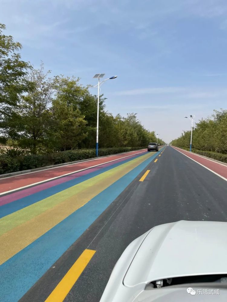 甘肃首条"音乐公路"亮相!时速40公里时,能听到……