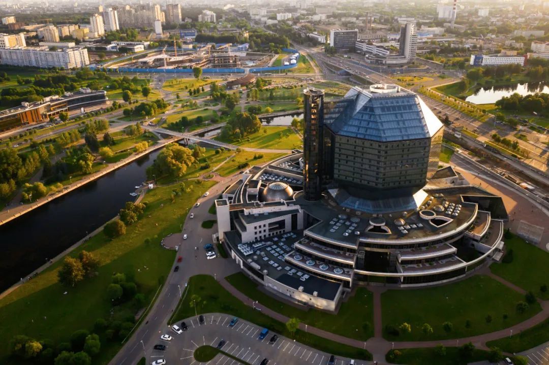 △白俄罗斯国家图书馆被列入世界上50个最不寻常的建筑物榜单/图虫