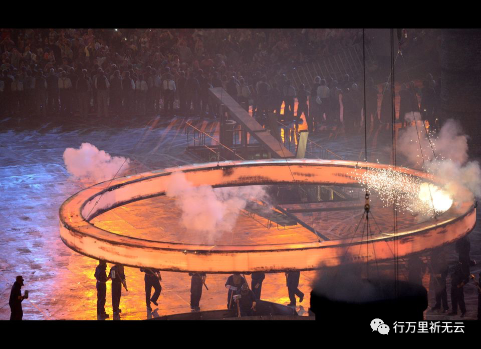 2012伦敦奥林匹克开幕式上的奥运五环