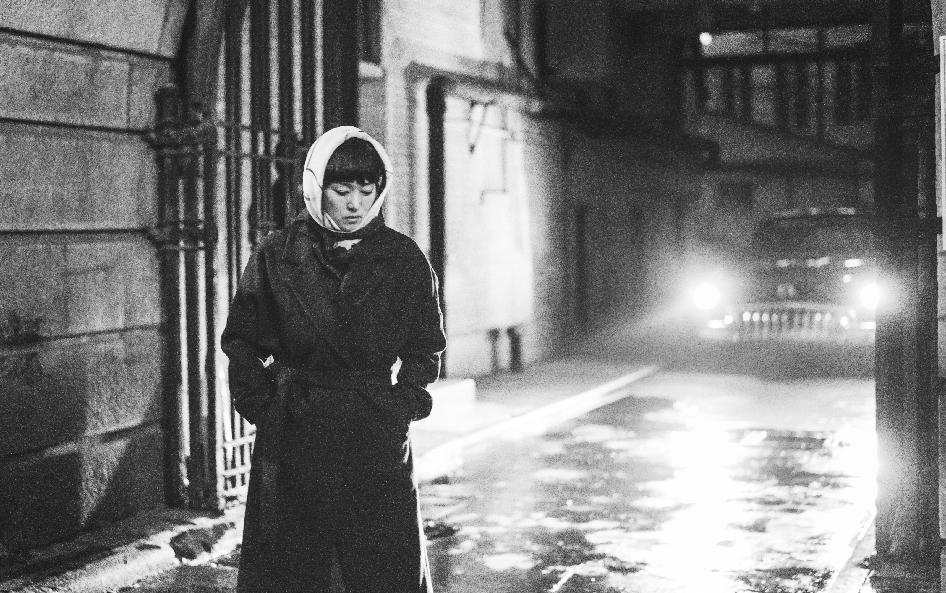 电影《兰心大剧院》中 巩俐饰演的于堇是一个极其复杂的女性 在演员、间谍、女人三种身份中游走 供图