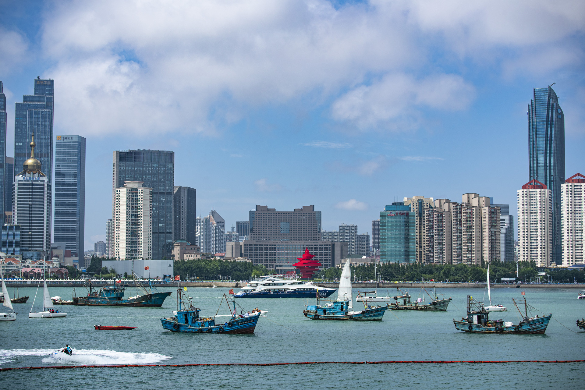 青岛经济技术开发区 GDP 飙升，全行业共荣背后的政策优势