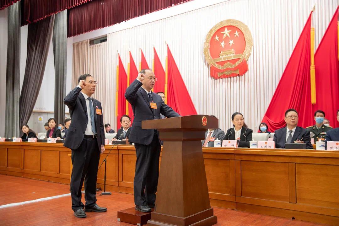 黄茂军全票当选重庆市渝中区人民政府区长