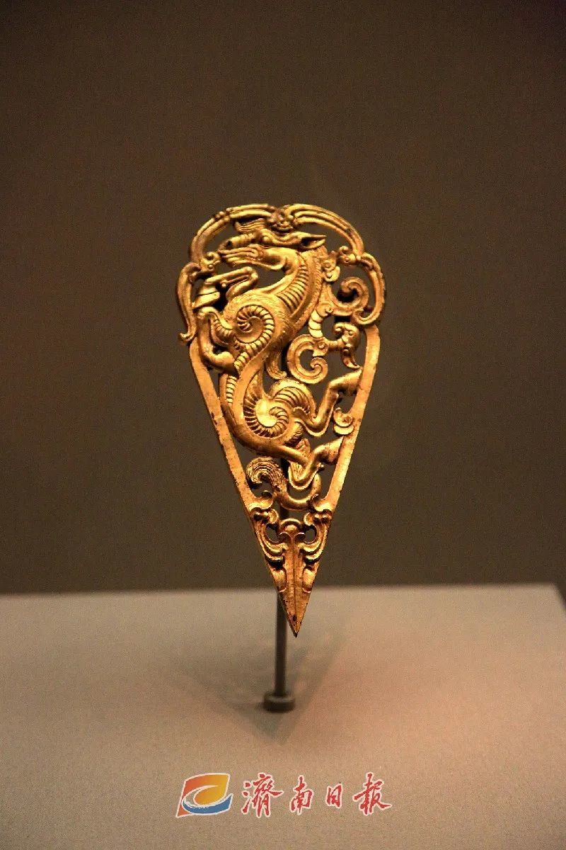 鎏金青铜当卢,章丘洛庄汉墓出土