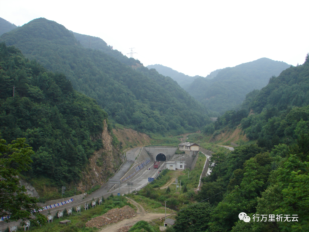 108国道秦岭隧道图片