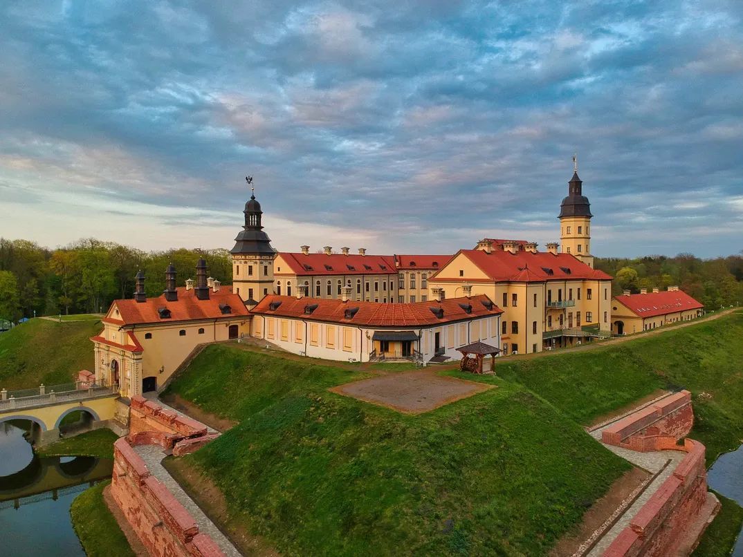 △涅斯维日城堡是白俄罗斯最受欢迎的景点/unsplash