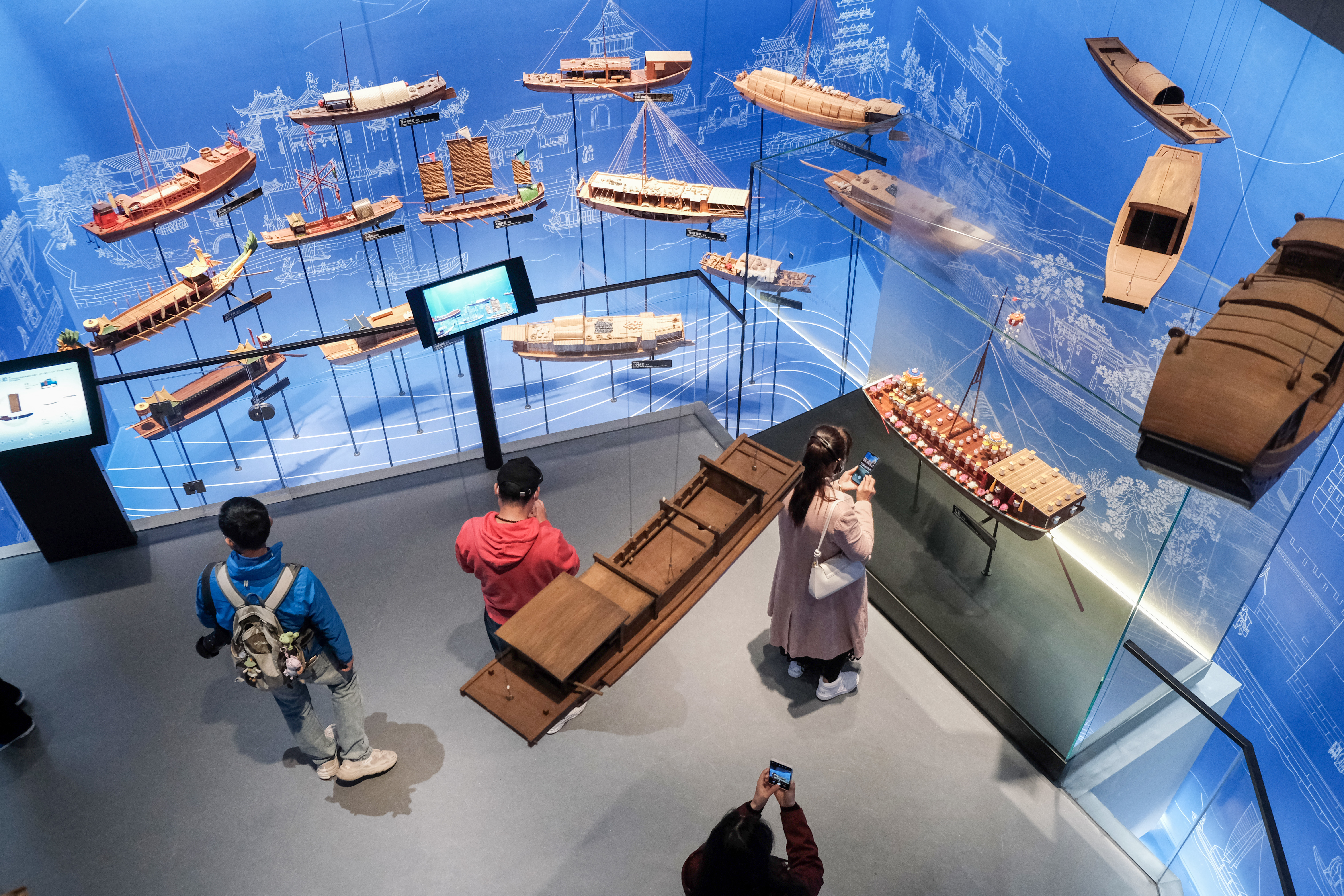 10月20日，中国大运河博物馆，观众正在参观。新京报记者 王子诚 摄