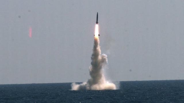 朝鲜证实试射新型潜射弹道导弹