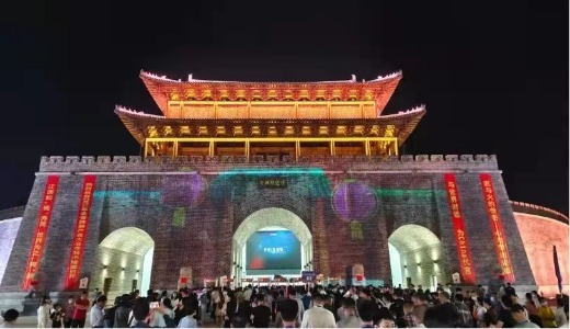 景德镇市昌南新区名坊园张灯结彩喜迎瓷博盛会
