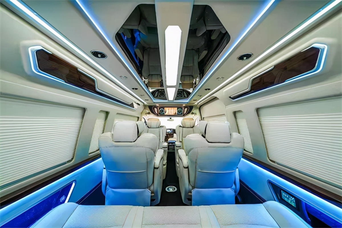 进口丰田海狮升级，九座豪华商务车，低调奢华舒适