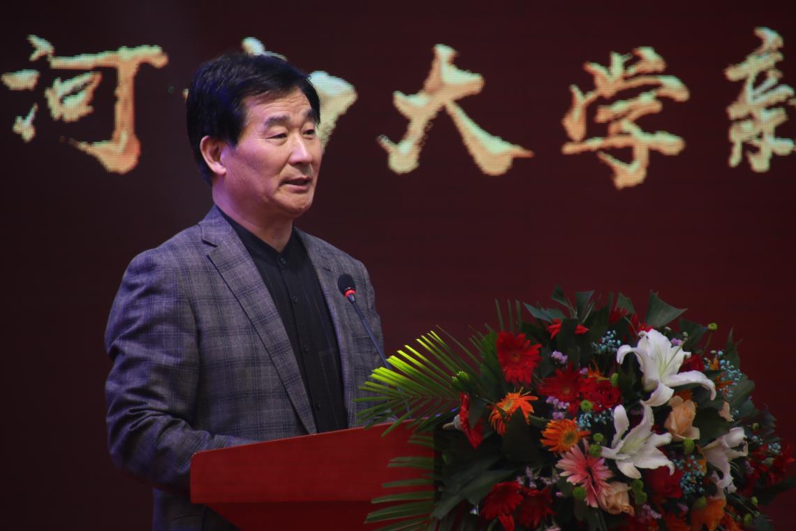 河南大学新闻与传播学院党委书记王文科