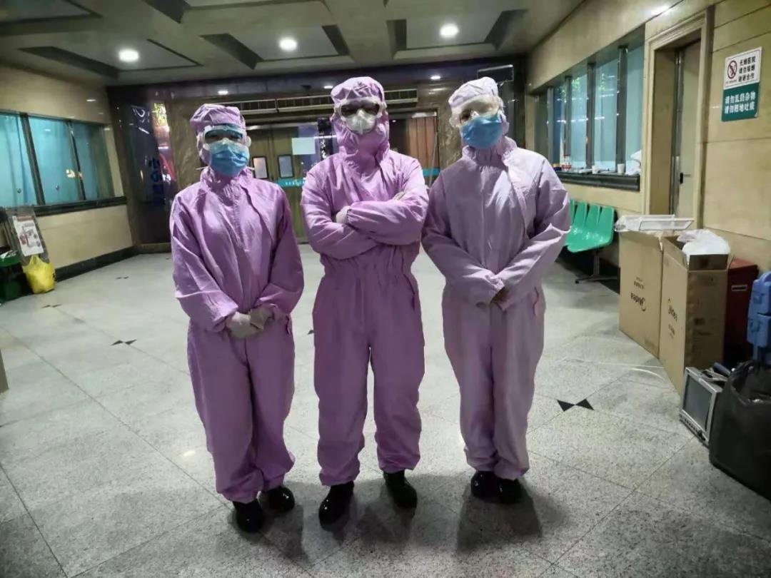 从左往右,西安大兴医院黄雅静、卢璟霖、刘维