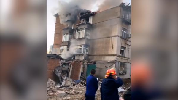 大连瓦房店一居民楼发生爆炸，应急局：有人员受伤