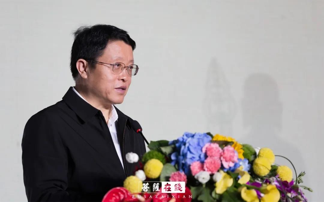 安徽省委统战部副部长、省宗教局局长陆友勤在九华山地藏论坛开幕式上讲话。
