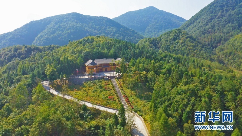 圖為航拍湖北省建始縣官店鎮竹園壩村.