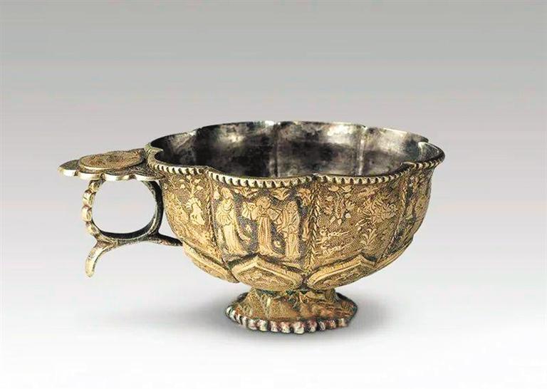 鎏金仕女狩猎纹八瓣银杯 唐代