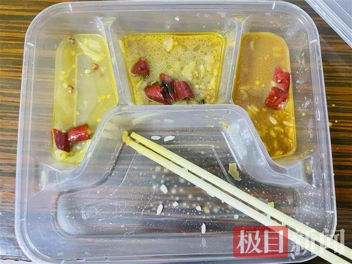 额济纳旗盒饭事件疑真相反转：餐食放到酒店外，不知游客被转移