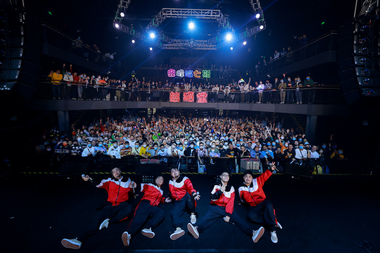 当晚,熊猫堂以他们独特的舞台魅力感染了在场每一位