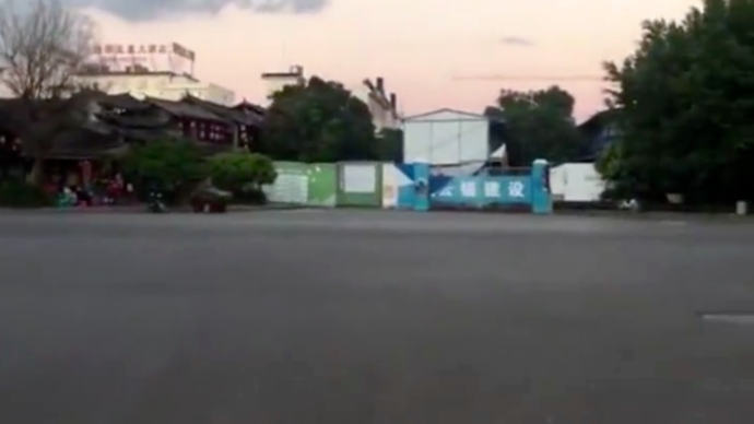 瑞丽翡翠商人讲述：生意停滞 1岁多的儿子已做74次核酸