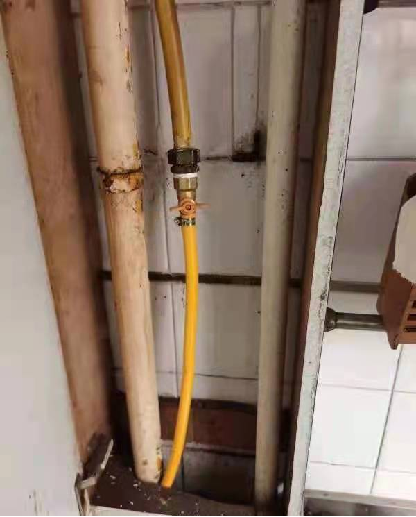 青岛市市北区登州路街道:“党群e家”解难题 助力居民燃气管道维修