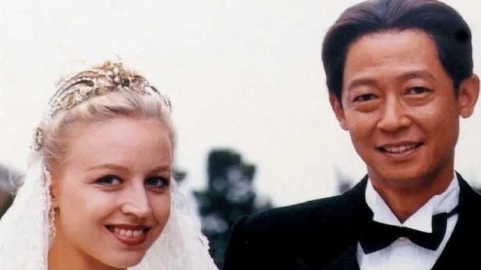 谈到电影《芬妮的微笑》，王志文称人交流很困难，有些话不能跟任何人说