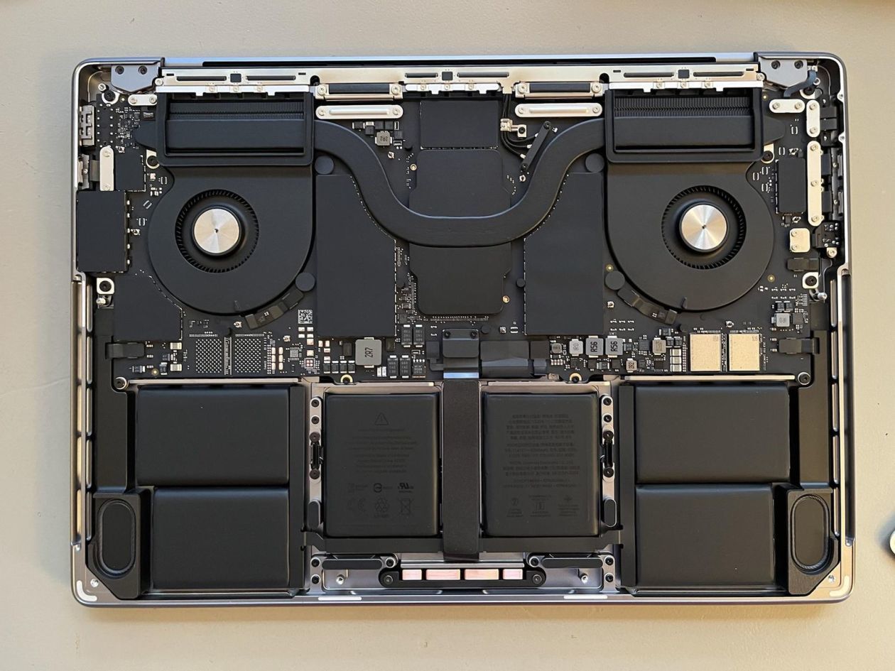  14 16 MacBook Pro 