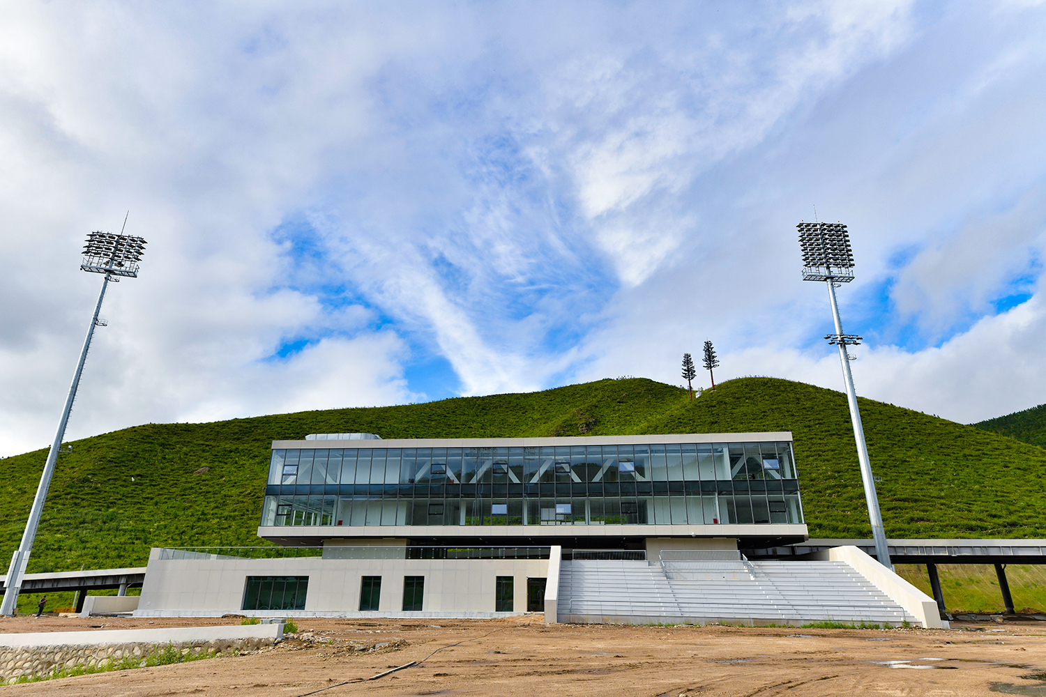 冰雪之约中国之邀720全景看冬奥②云中漫步古杨树场馆群