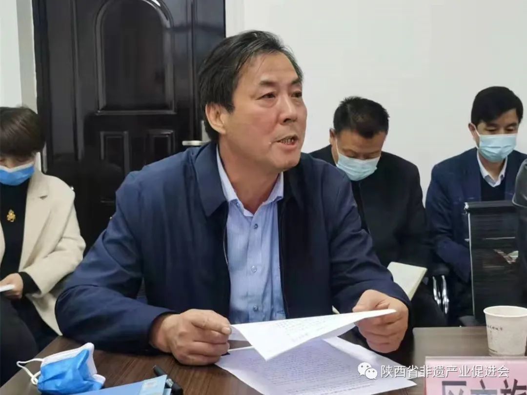 区文化和旅游文物局党组成员严满宏介绍印台区非遗现状