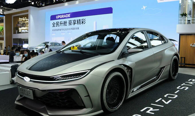 奇瑞全新轿车谍照曝光 采用溜背设计 尺寸比速腾要大-图1