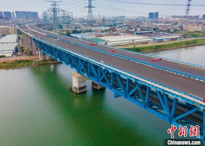 广中江高速四期完成路面沥青施工预计年底全线通车