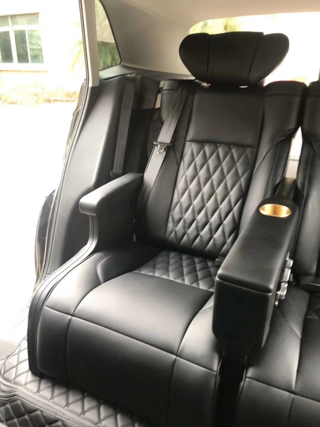大众途昂x改装航空座椅升级内饰