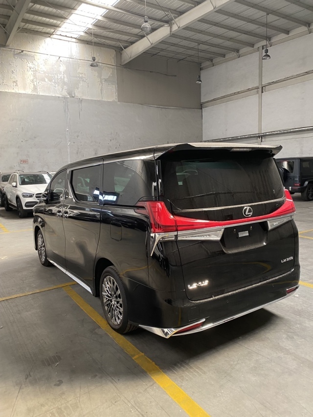 21款雷克萨斯lm350七座港版可分期