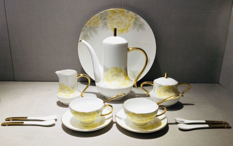 《富贵花开》（《焦点》）咖茶餐具系列