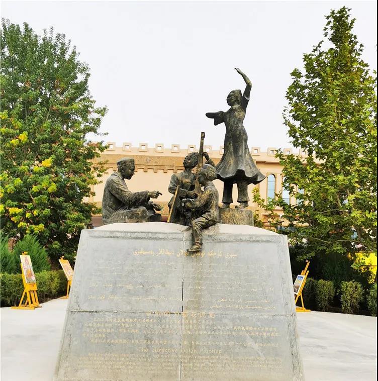 “丝路风情，醉美喀什”《喀什日志》之刀郎画乡、N39沙漠、泽普金湖杨