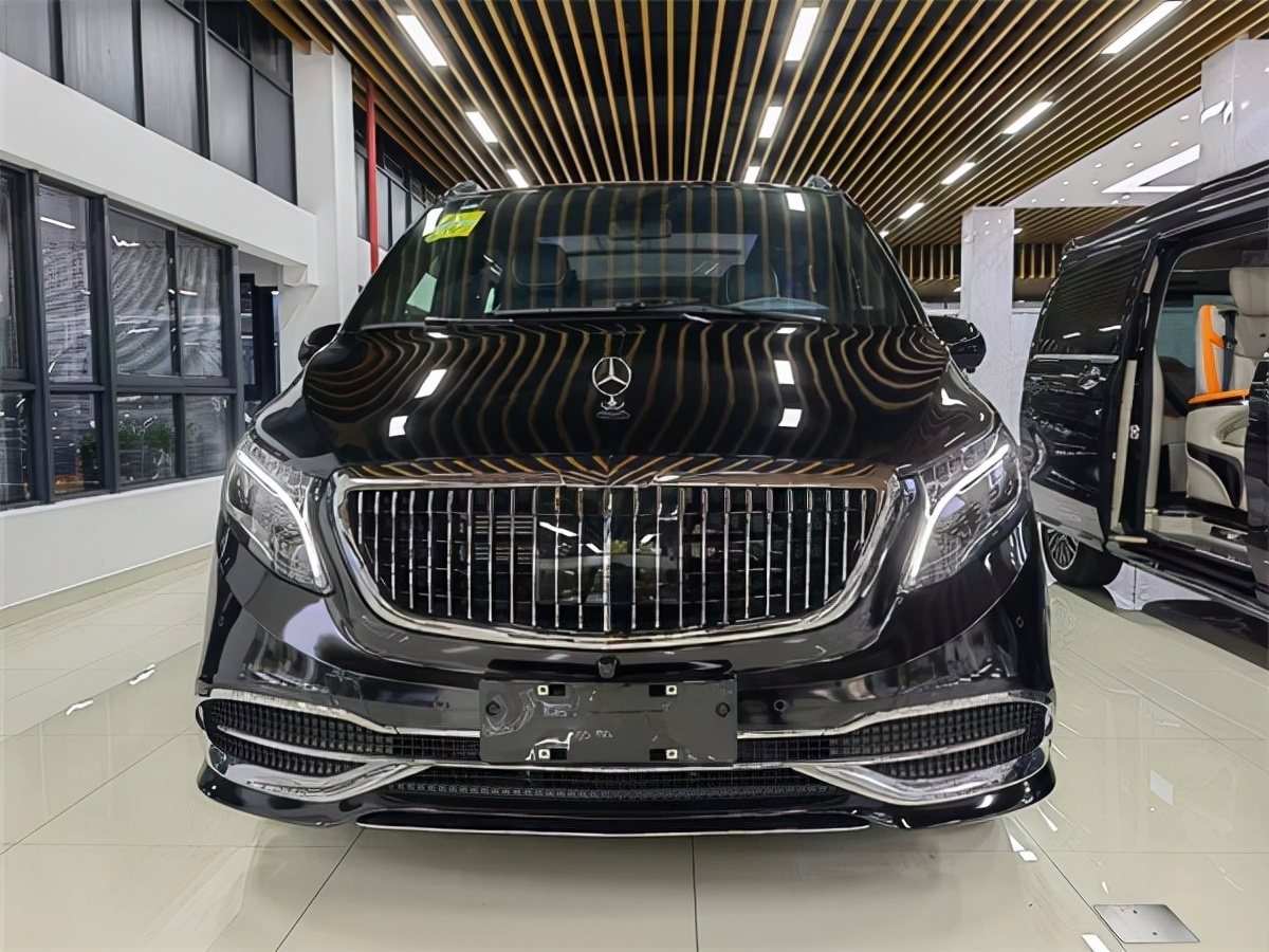 奔驰威霆升级低调奢华的高端商务车