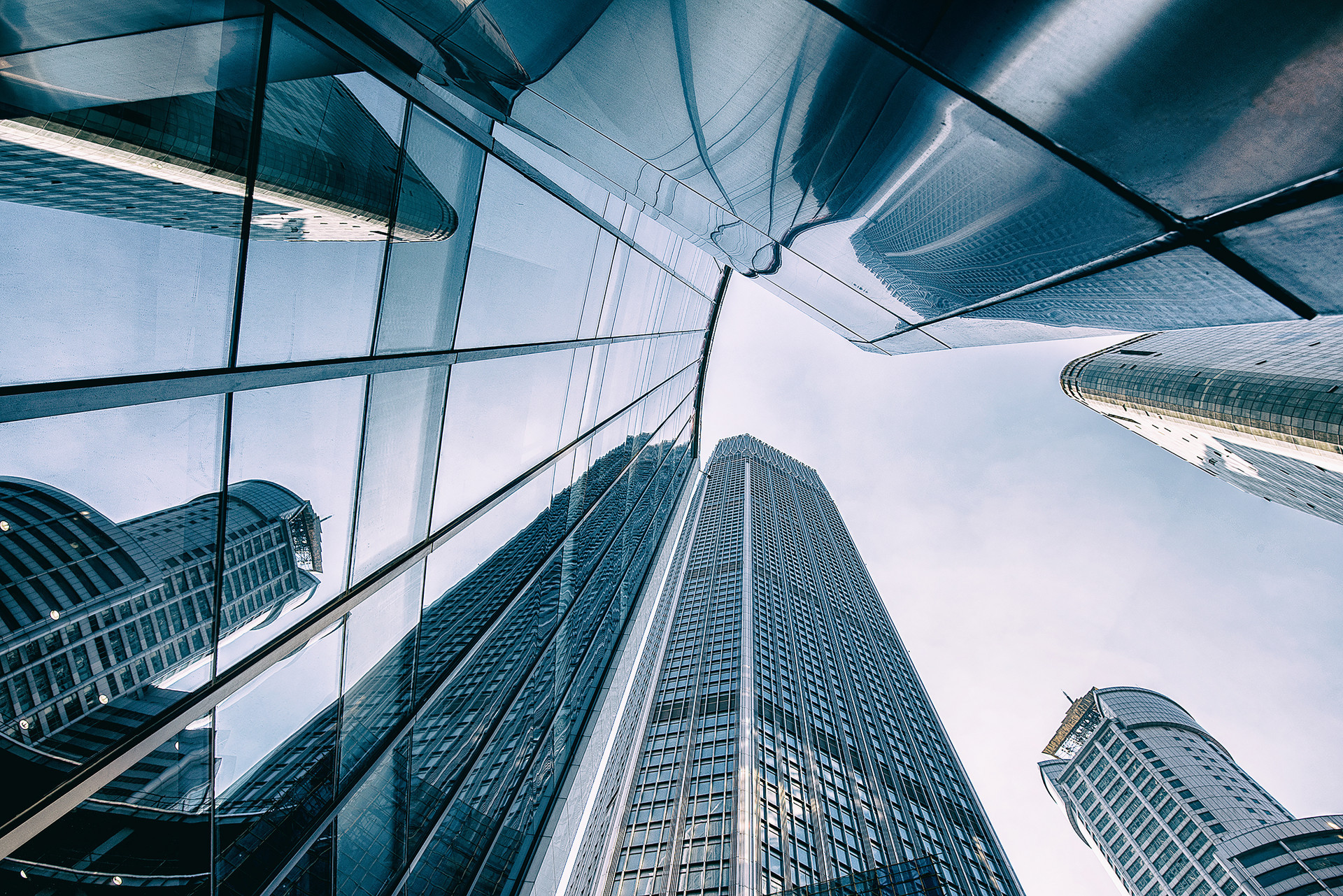 韩世军调研部分重点企业 强调强化服务保障 加大招引力度