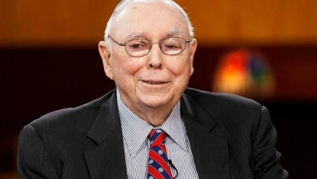 美亿万富翁芒格不夸中国我才后悔呢