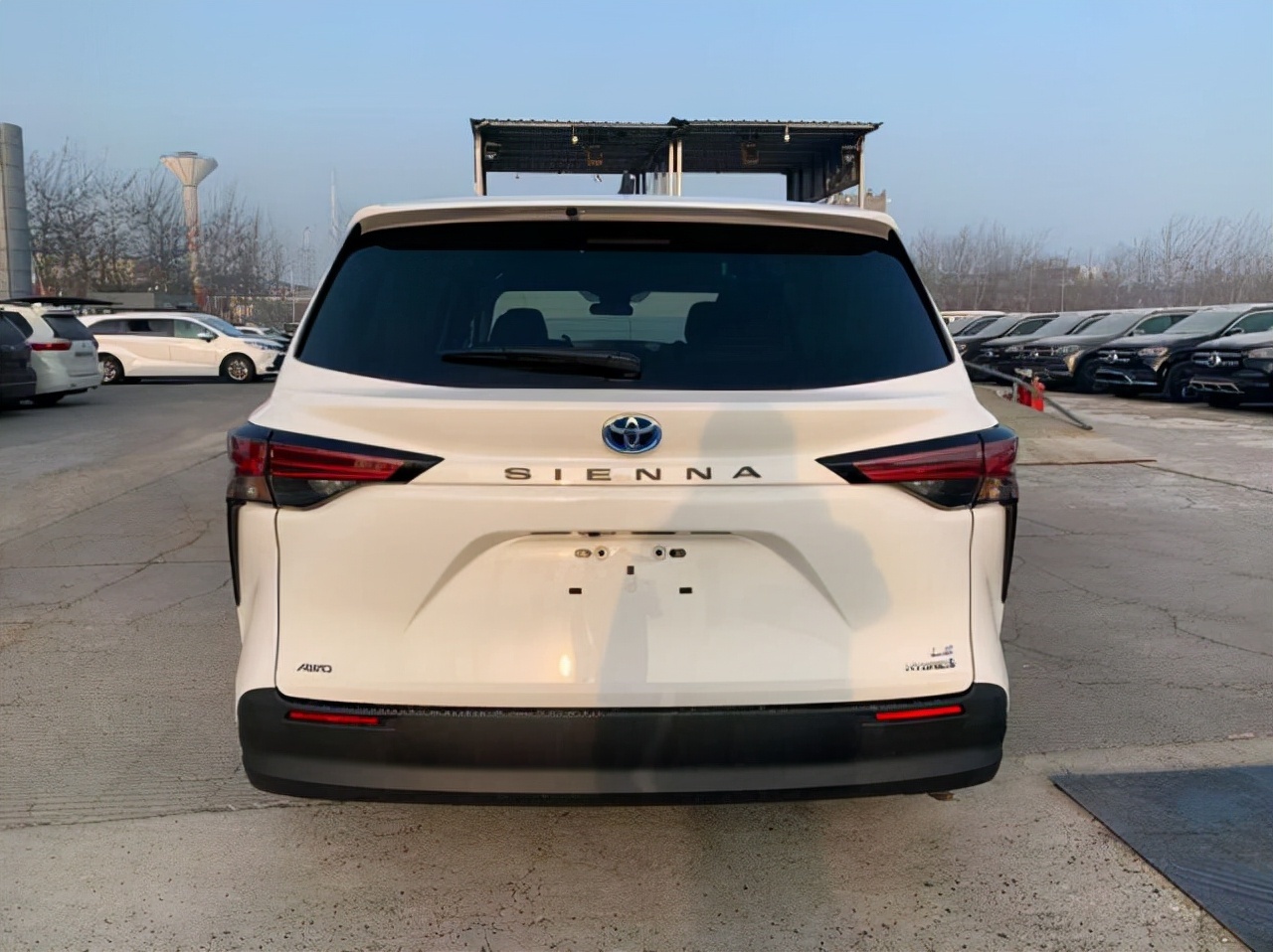 21款丰田塞纳25l国六清仓四十余万亲情价裸